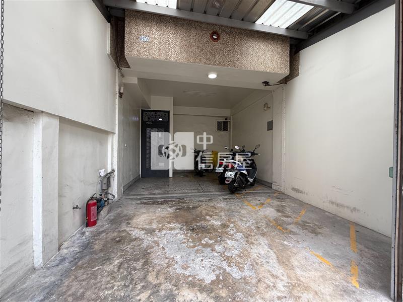 東區秀泰收租透套房屋室內格局與周邊環境