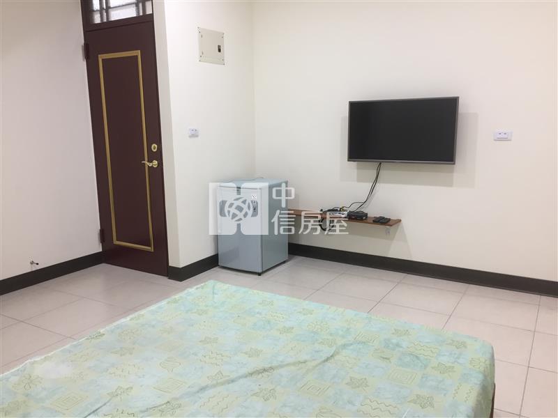 東區秀泰收租透套房屋室內格局與周邊環境