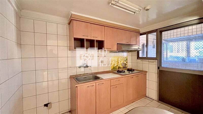 (芳鄰名邸)中山商圈免千萬3房平車美屋房屋室內格局與周邊環境