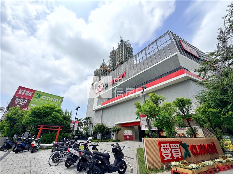 水湳愛買旁大面寬店住房屋室內格局與周邊環境