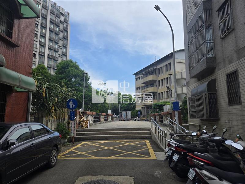 大魯閣三房附車位房屋室內格局與周邊環境