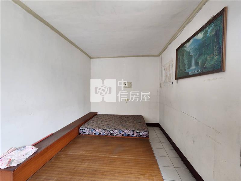 近藝文商圈三角透天房屋室內格局與周邊環境