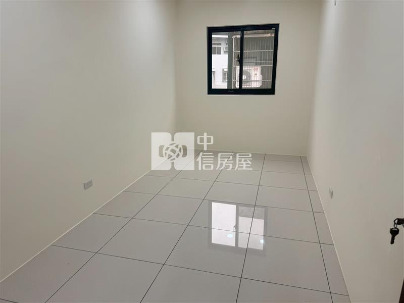 近幼獅工業區整新透天房屋室內格局與周邊環境