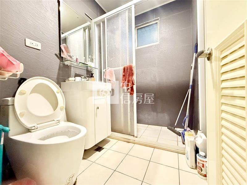 牛津風情畫大三房房屋室內格局與周邊環境