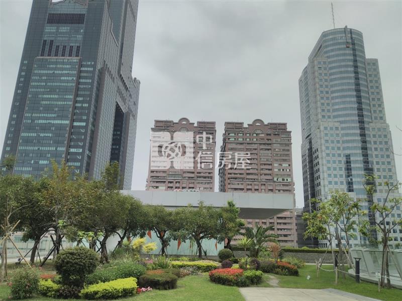 R8亞灣33樓高層收租美2房房屋室內格局與周邊環境
