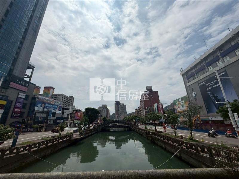 皇冠海景高樓商場房屋室內格局與周邊環境
