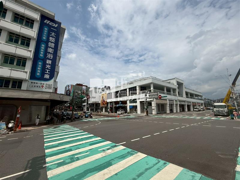 皇冠海景高樓商場房屋室內格局與周邊環境