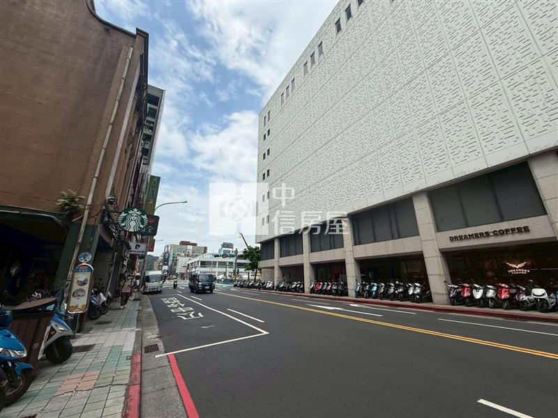皇冠海景高樓商場房屋室內格局與周邊環境