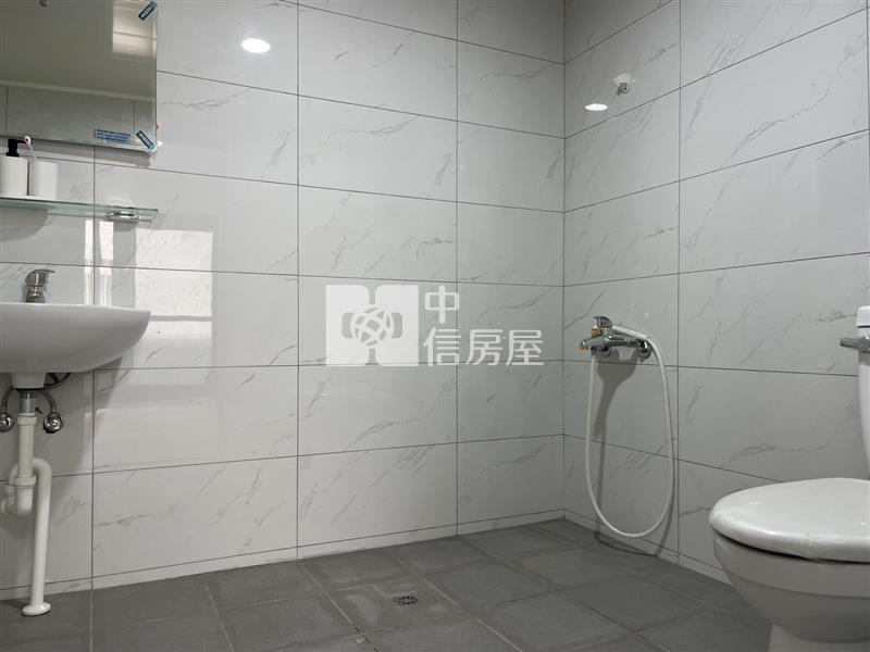 水湳衛道中學健身宅一層ㄧ戶房屋室內格局與周邊環境
