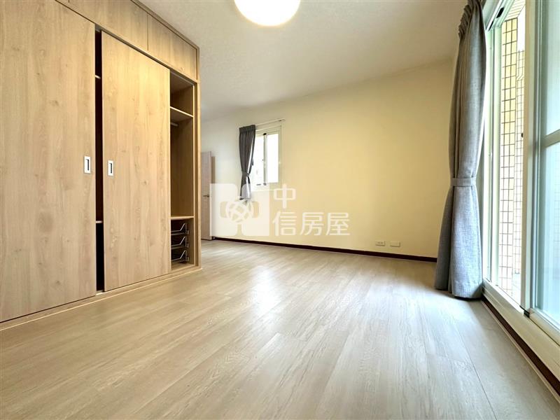 崇德商圈國泰晴園邊間車庫別墅房屋室內格局與周邊環境