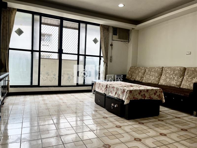 台中女中一層一戶健身宅房屋室內格局與周邊環境