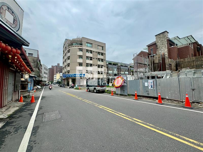 霧峰市區臨12米路商業角地房屋室內格局與周邊環境
