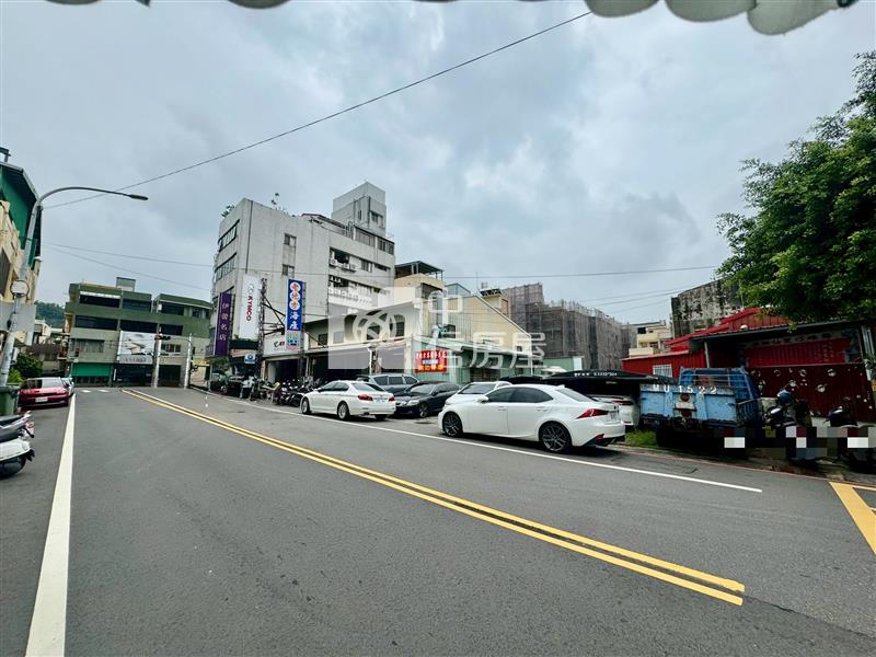 霧峰市區臨12米路商業角地房屋室內格局與周邊環境