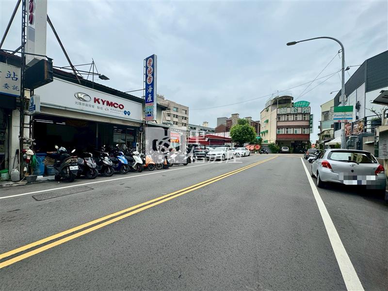 霧峰市區臨12米路商業角地房屋室內格局與周邊環境