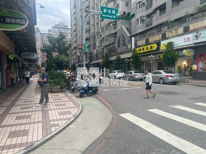 SOGO商圈優質金店面房屋室內格局與周邊環境