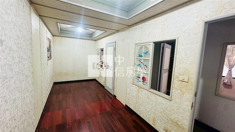 ▲信義市場平地二樓房屋室內格局與周邊環境