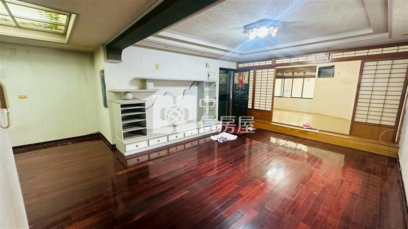 ▲信義市場平地二樓房屋室內格局與周邊環境