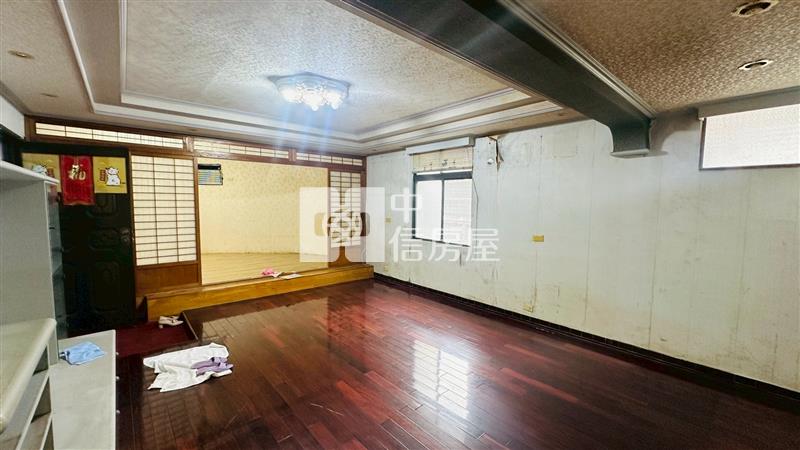 ▲信義市場平地二樓房屋室內格局與周邊環境