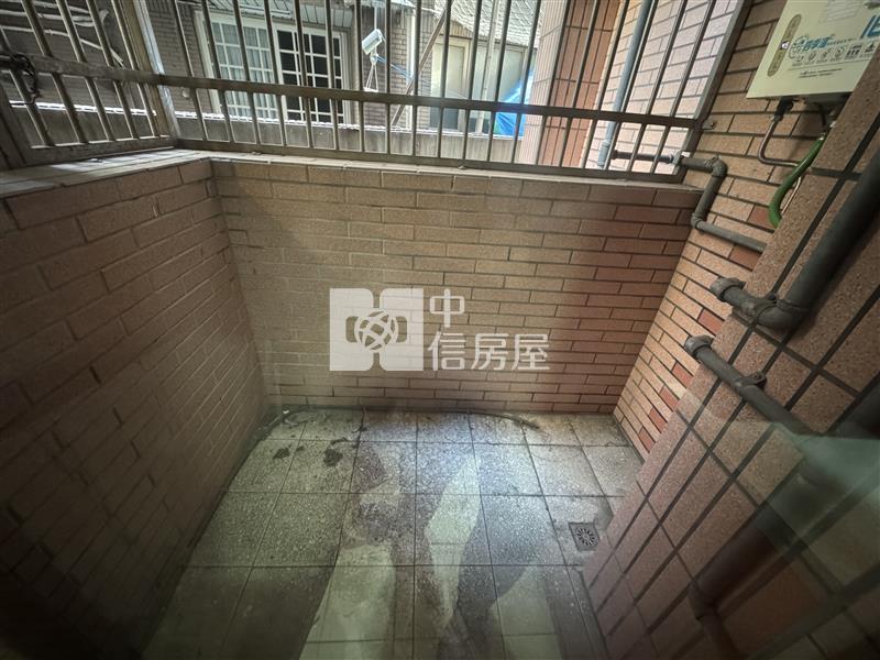 新勢公園郵局美華廈房屋室內格局與周邊環境