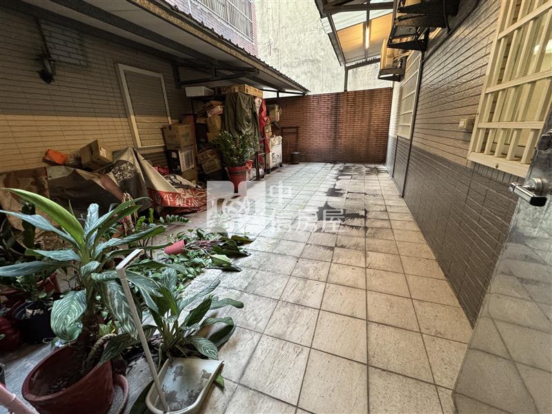 新勢公園郵局美華廈房屋室內格局與周邊環境