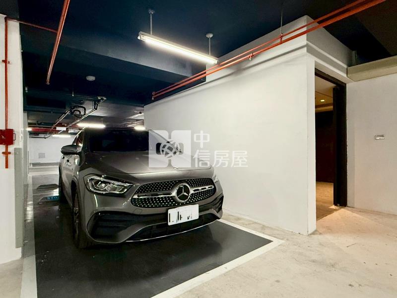 鉑克棶精品邊間三房車房屋室內格局與周邊環境