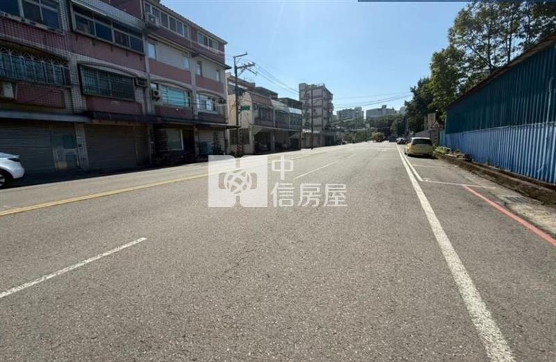 南勢重劃區 正20米路邊間透天店住房屋室內格局與周邊環境