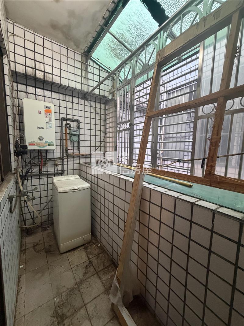 獨家-新明市場-A22捷運大3房車(送頂樓加蓋)房屋室內格局與周邊環境
