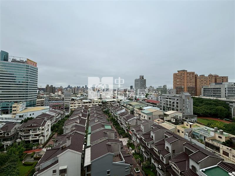 漢口商圈電梯視野套房房屋室內格局與周邊環境