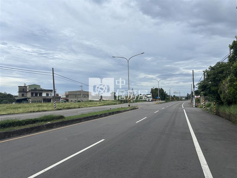 正台15旁 一般農 變更 汽車修理廠中房屋室內格局與周邊環境