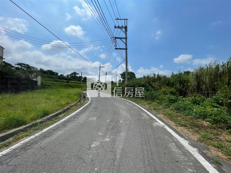 苗栗縣三面臨路平坦農地房屋室內格局與周邊環境