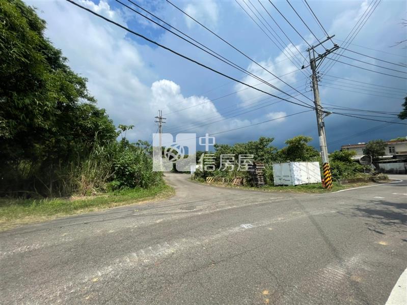 苗栗縣三面臨路平坦農地房屋室內格局與周邊環境