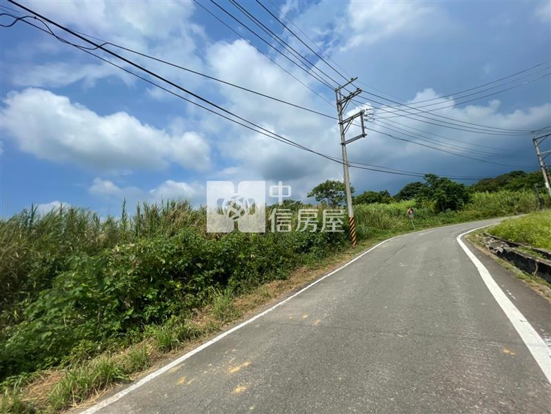 苗栗縣三面臨路平坦農地房屋室內格局與周邊環境