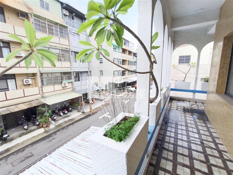日新國小地中海角窗大地坪獨棟別墅房屋室內格局與周邊環境