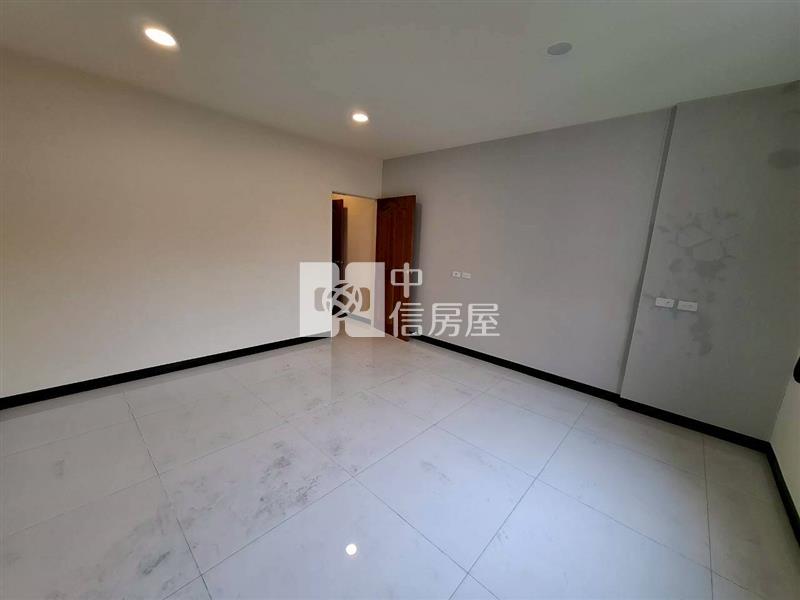 鎮北國小邊間車庫透天房屋室內格局與周邊環境