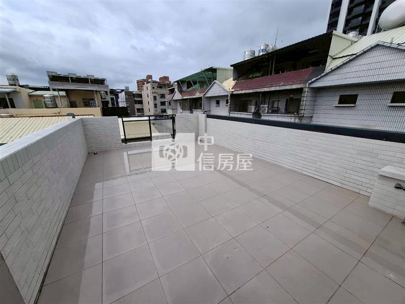 鎮北國小邊間車庫透天房屋室內格局與周邊環境