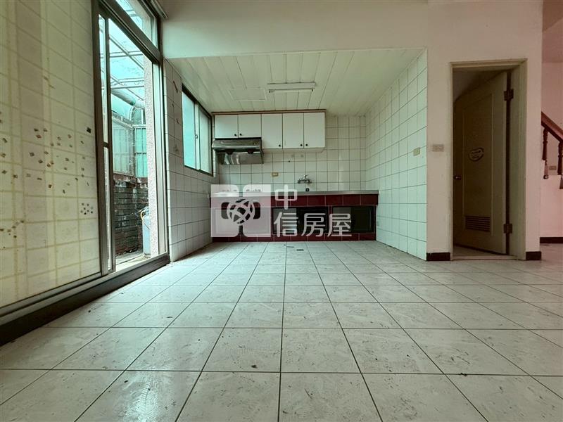 近66低總價邊間透天房屋室內格局與周邊環境