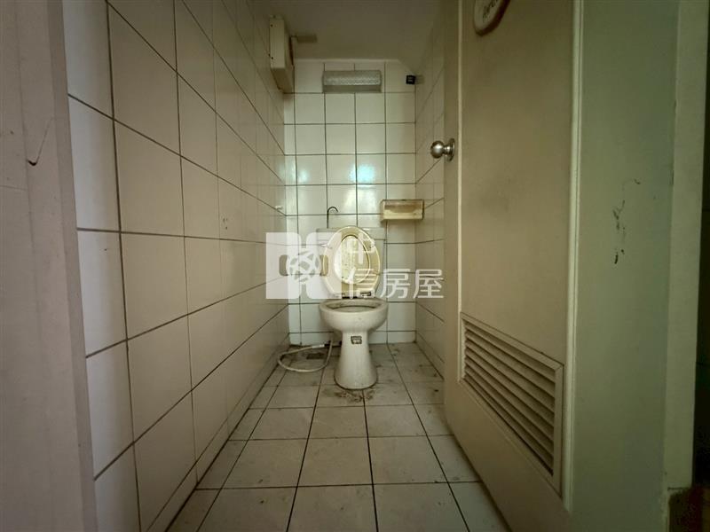 近66低總價邊間透天房屋室內格局與周邊環境