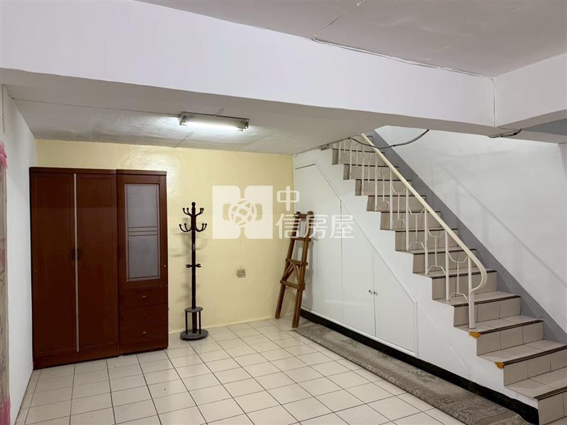 平鎮高中美寓一樓門前停車房屋室內格局與周邊環境