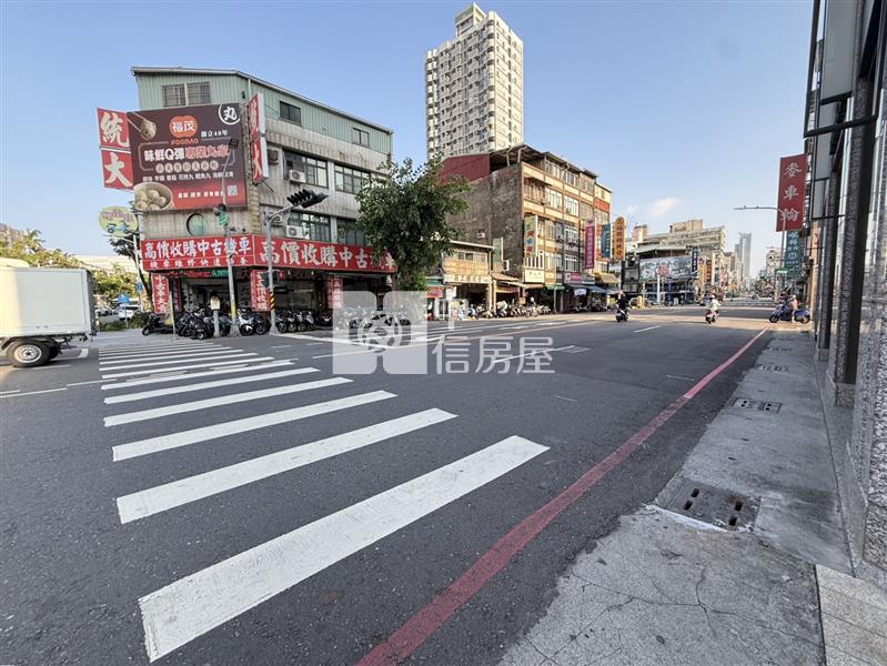 雄中有電梯收租大套房房屋室內格局與周邊環境