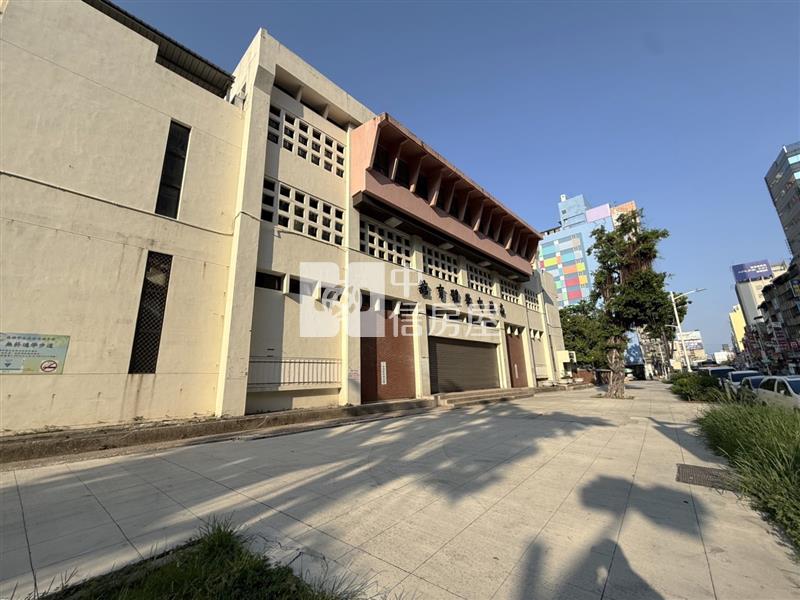 雄中有電梯收租大套房房屋室內格局與周邊環境