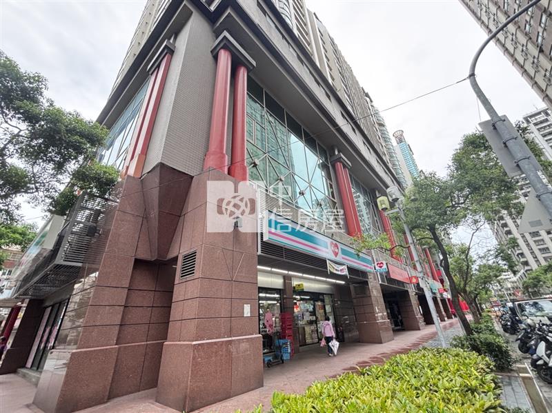 中壢SOGO黃金三角窗店面房屋室內格局與周邊環境