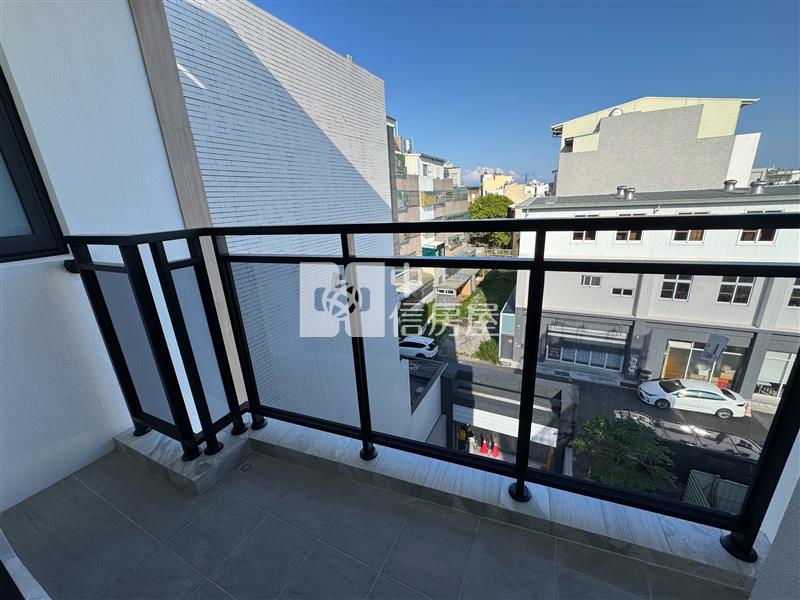 仁安八街全新電梯三車墅房屋室內格局與周邊環境