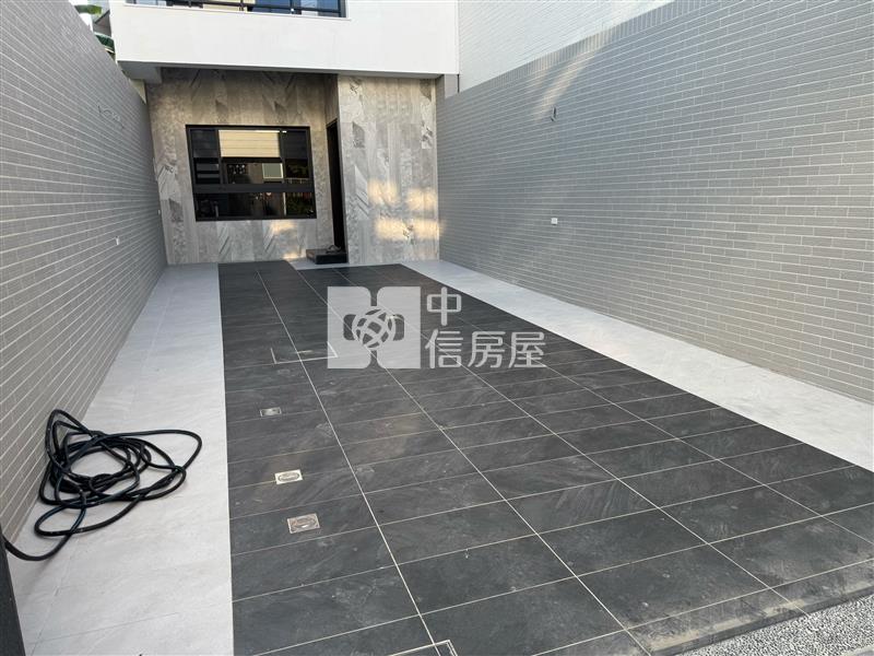 仁安八街全新電梯三車墅房屋室內格局與周邊環境