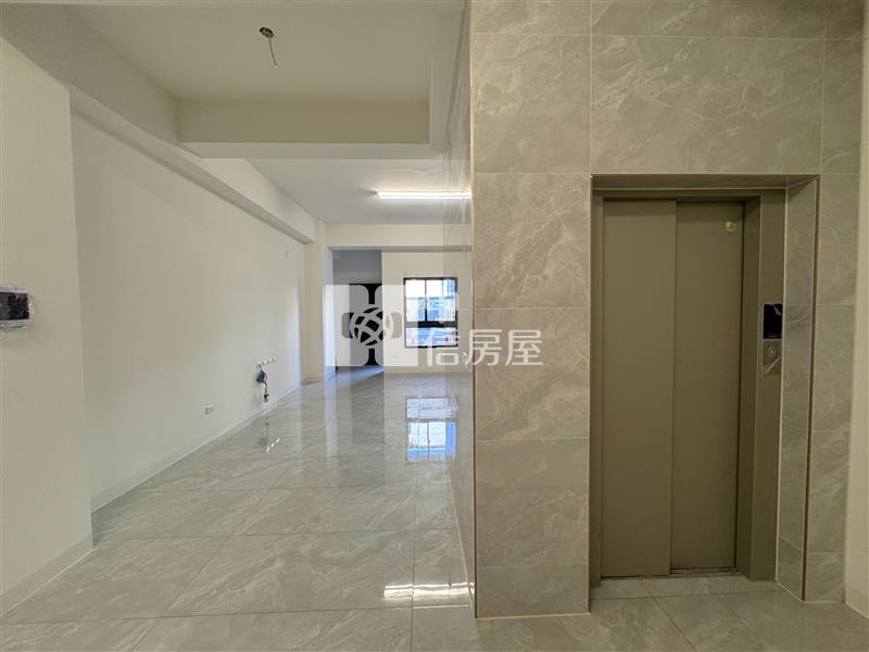仁安八街全新電梯三車墅房屋室內格局與周邊環境