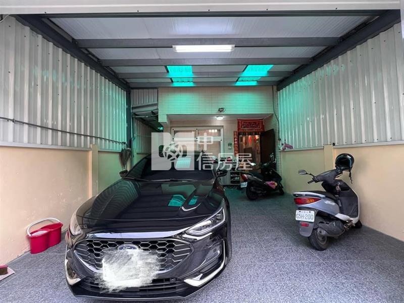 美群國小大面寬大地坪車庫別墅房屋室內格局與周邊環境