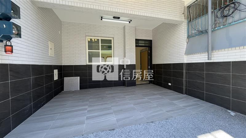 歸來新整車庫透天房屋室內格局與周邊環境