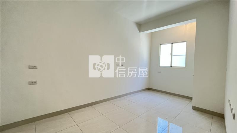 歸來新整車庫透天房屋室內格局與周邊環境