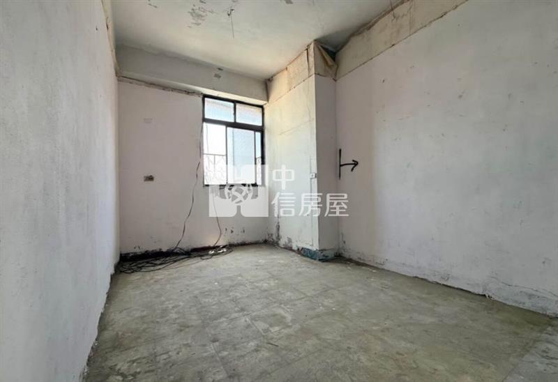 花蓮市低總價大坪數採光佳原味公寓房屋室內格局與周邊環境