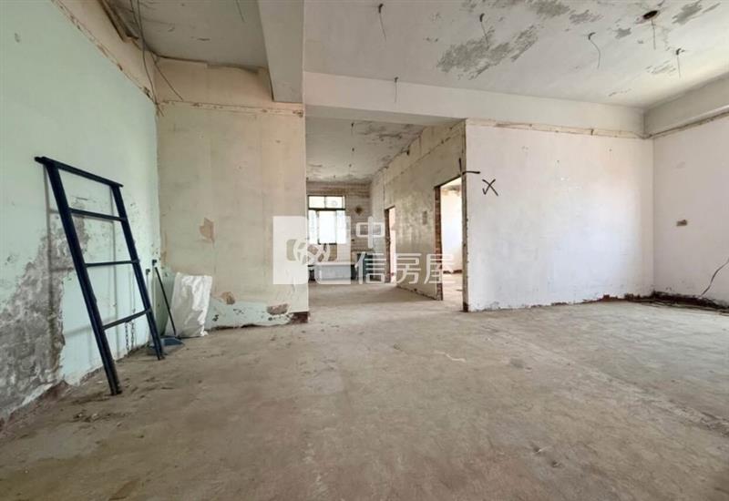 花蓮市低總價大坪數採光佳原味公寓房屋室內格局與周邊環境