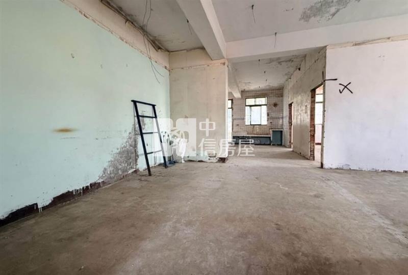花蓮市低總價大坪數採光佳原味公寓房屋室內格局與周邊環境
